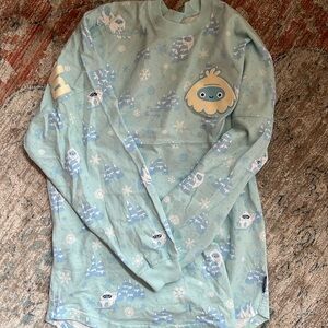 Authentic Disney long sleeve tee that comes from a non-smoke household, size xs